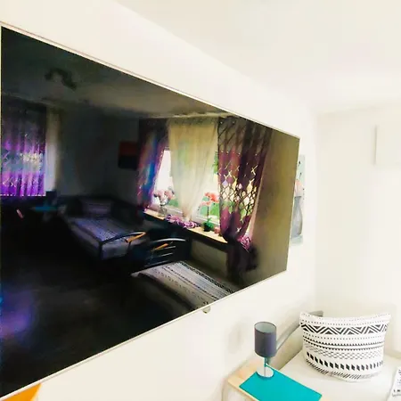 Gartenblick Zentral Und Komfortabel Appartamento